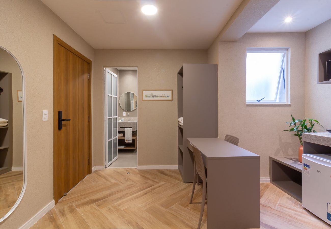 Appartamento a Rio de Janeiro - Refúgio a Poucos Passos de Praia de Copacabana | Q15