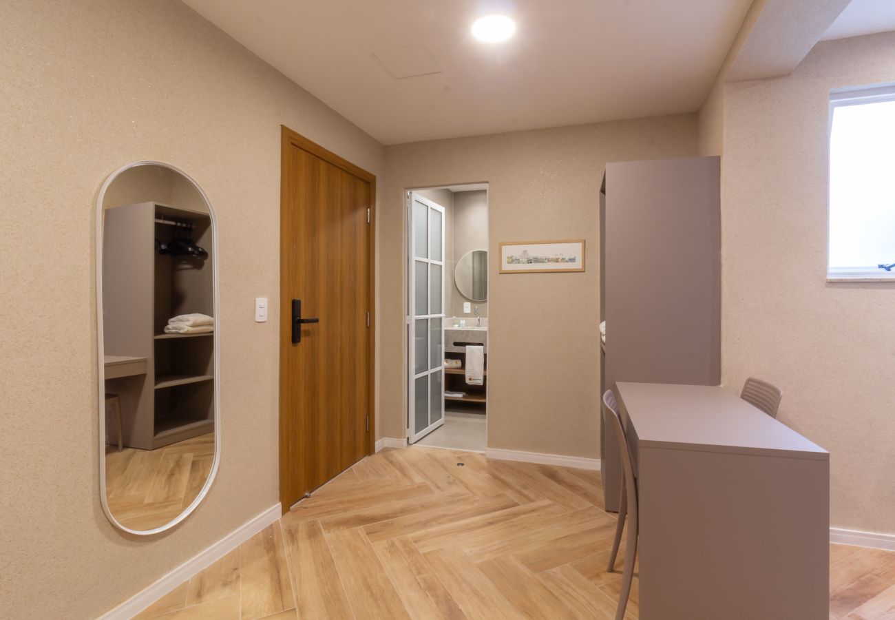 Appartamento a Rio de Janeiro - Refúgio a Poucos Passos de Praia de Copacabana | Q15