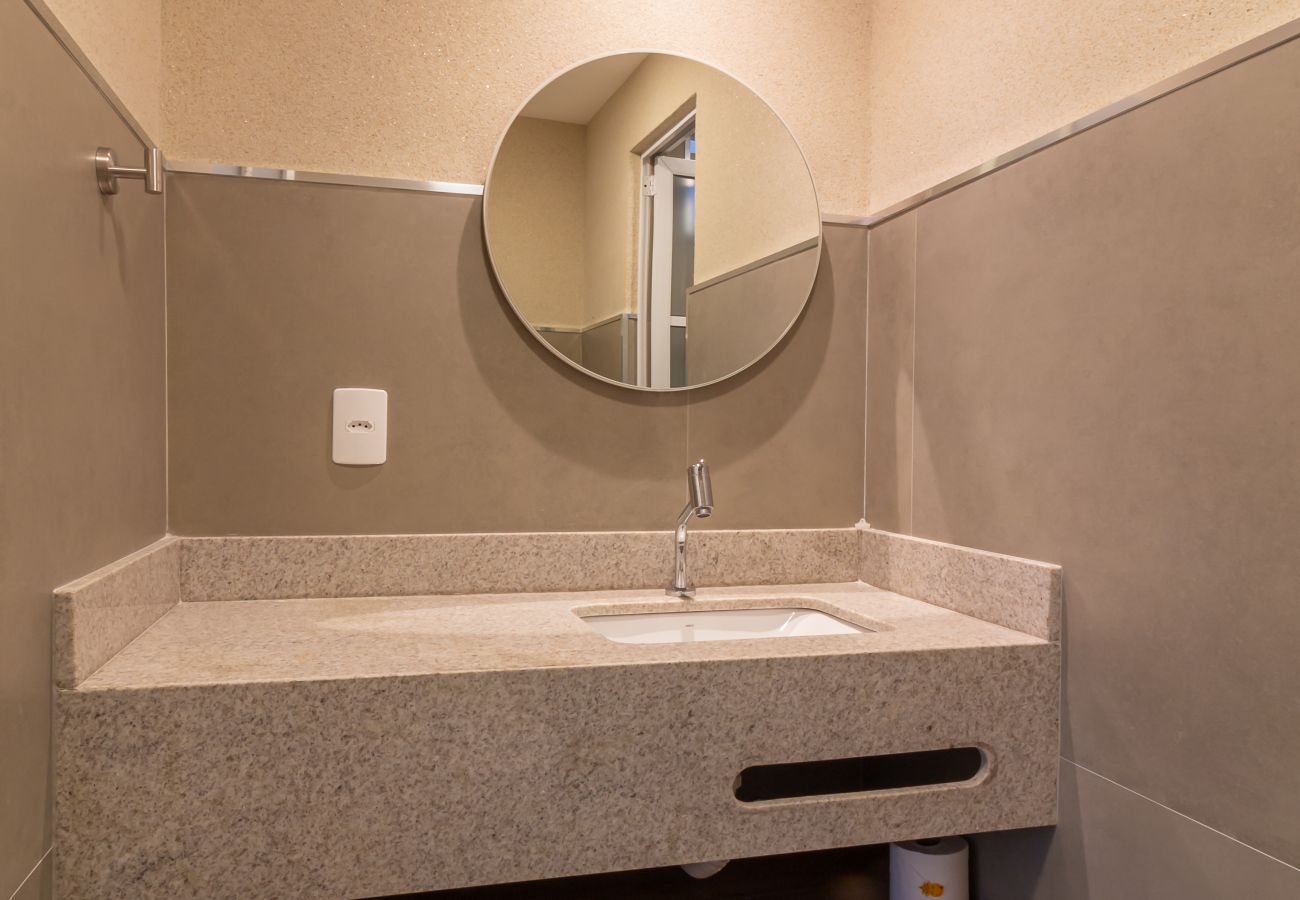 Appartamento a Rio de Janeiro - Vista para o Mar e Varanda com Banheira | Q12