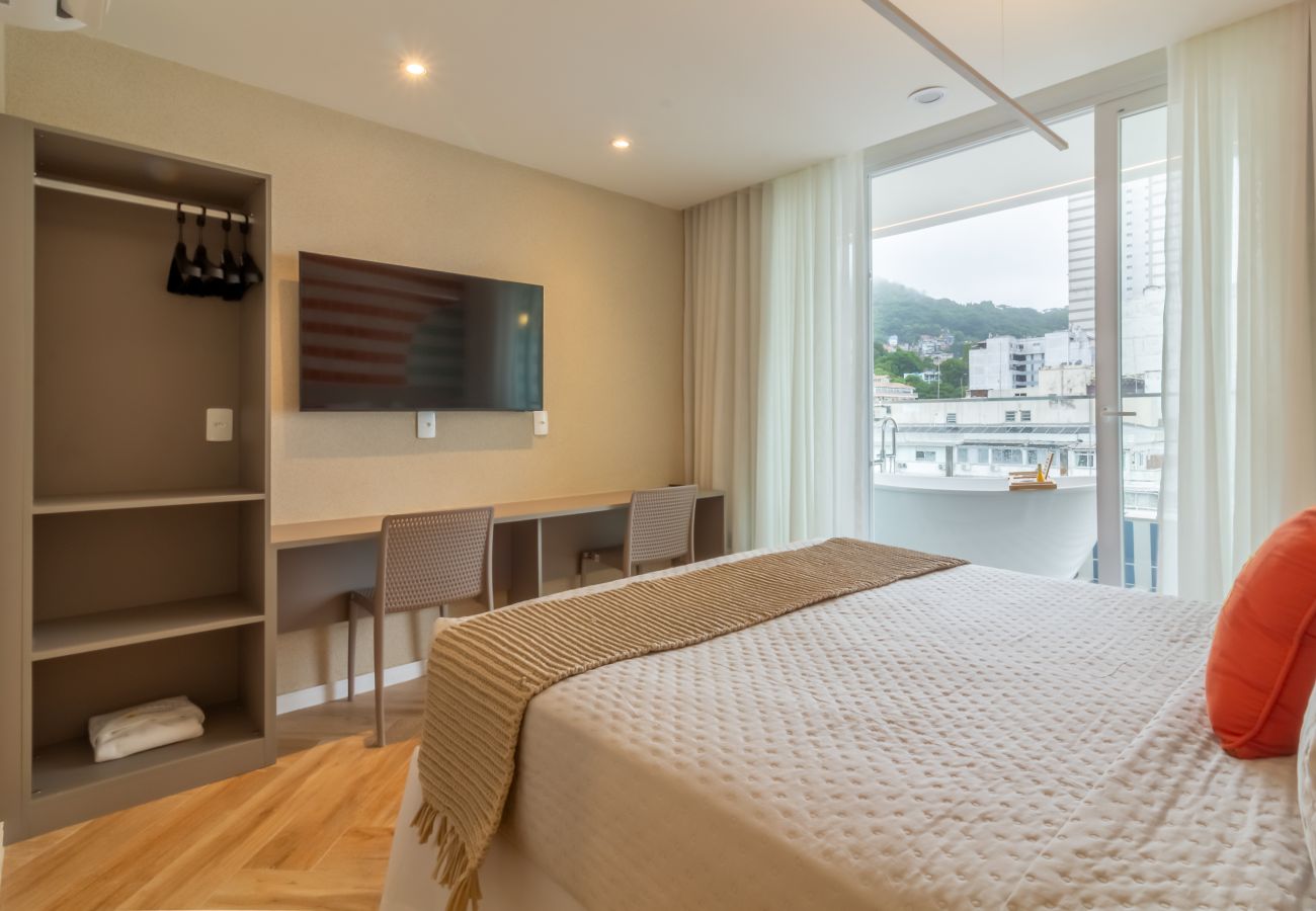 Appartamento a Rio de Janeiro - Vista para o Mar e Varanda com Banheira | Q20