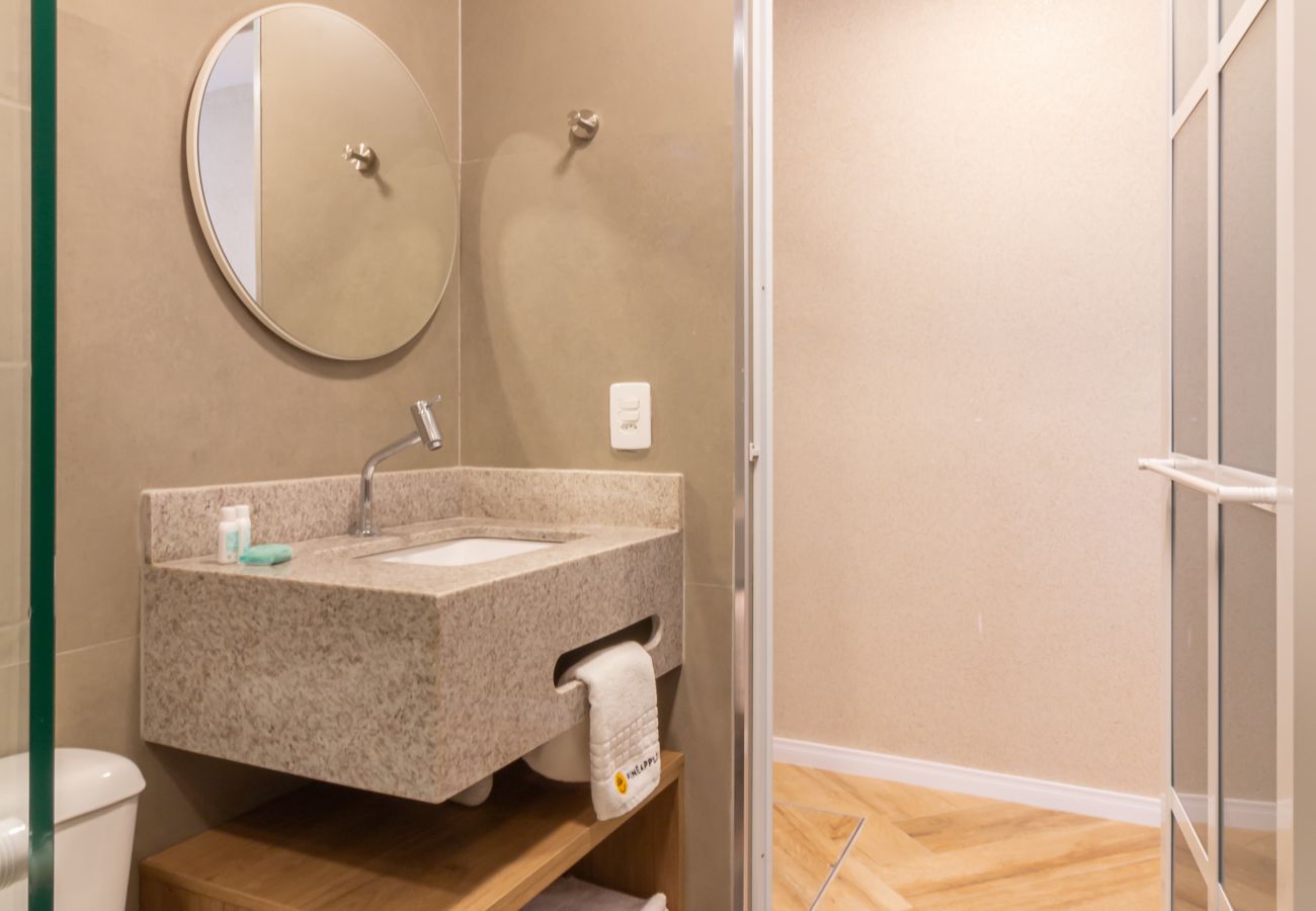 Appartamento a Rio de Janeiro - Vista para o Mar e Varanda com Banheira | Q18