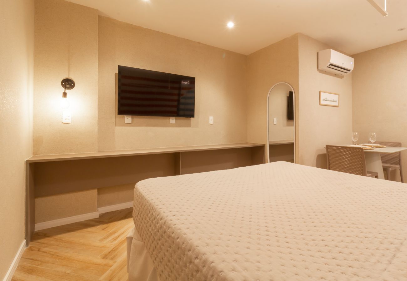 Appartamento a Rio de Janeiro - Acolhedor a Poucos Passos de Praia de Copacabana | Q24