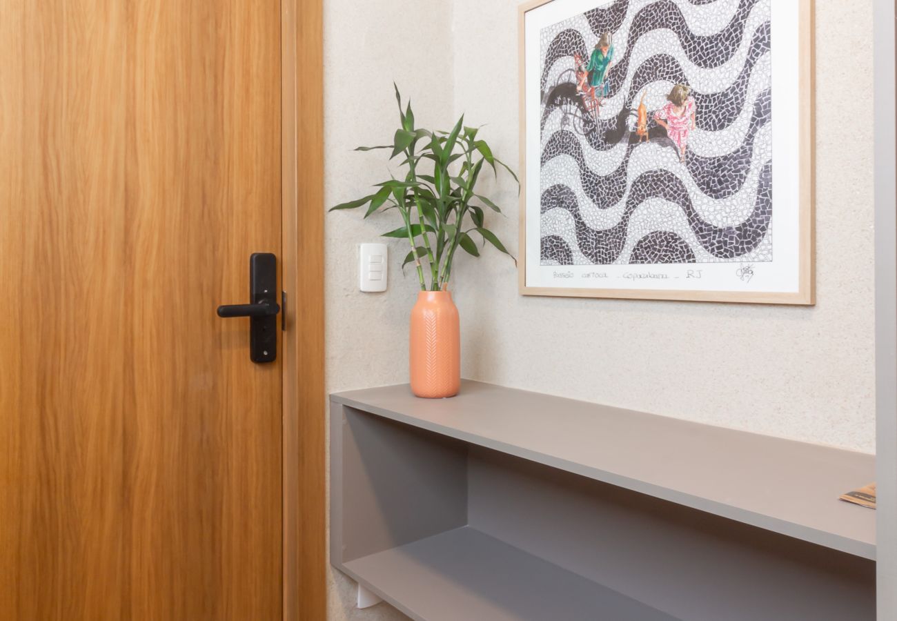 Appartamento a Rio de Janeiro - Acolhedor a Poucos Passos de Praia de Copacabana | Q24