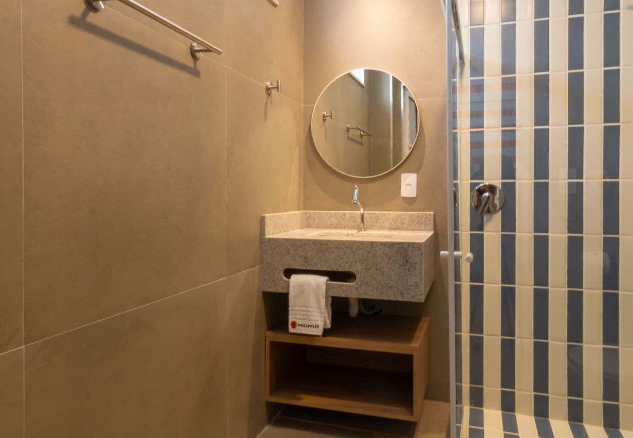 Appartamento a Rio de Janeiro - Refúgio a Poucos Passos de Praia de Copacabana | Q10 PCD