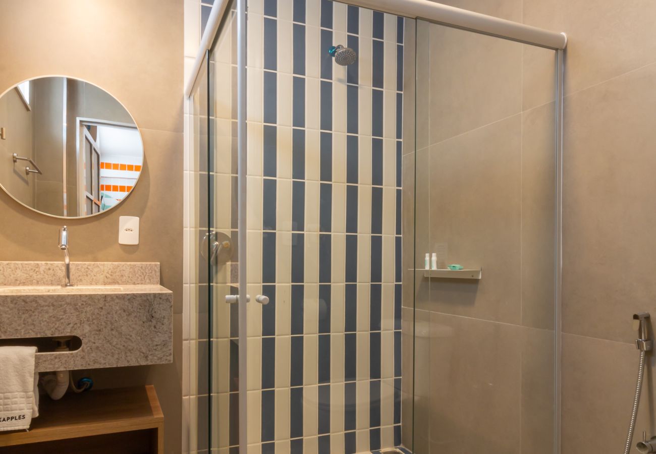 Appartamento a Rio de Janeiro - Refúgio a Poucos Passos de Praia de Copacabana | Q10 PCD