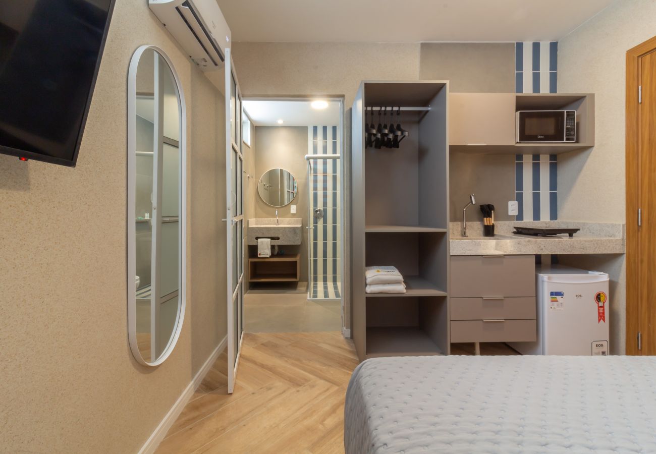 Appartamento a Rio de Janeiro - Refúgio a Poucos Passos de Praia de Copacabana | Q10 PCD