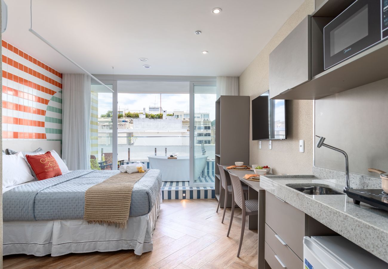 Appartamento a Rio de Janeiro - Vista para o Mar e Varanda com Banheira | Q11