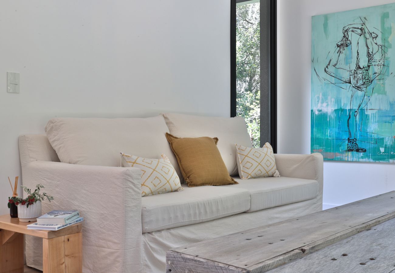 Casa a San Carlos de Bariloche - CAS04 Nueva y cómoda casa de diseño ubicada en tranquilo barrio privado a 6 km del centro