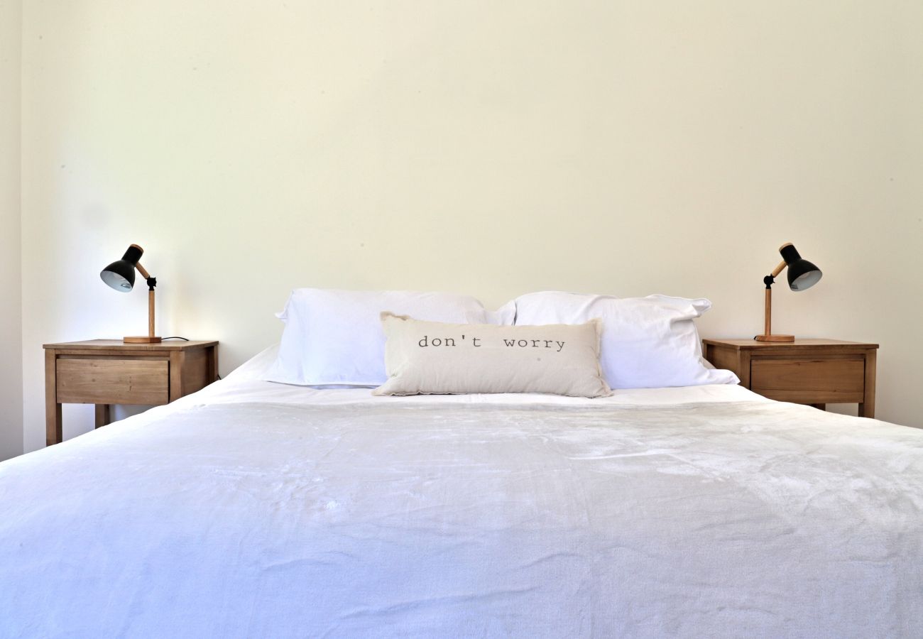 Casa a San Carlos de Bariloche - CAS04 Nueva y cómoda casa de diseño ubicada en tranquilo barrio privado a 6 km del centro