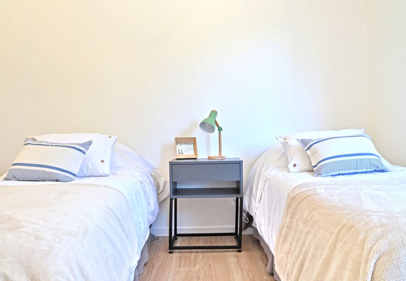 Casa a San Carlos de Bariloche - CAS04 Nueva y cómoda casa de diseño ubicada en tranquilo barrio privado a 6 km del centro