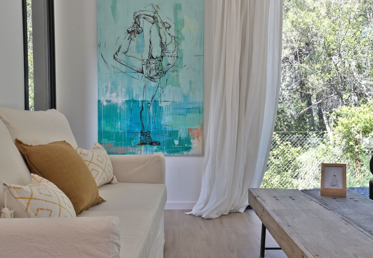 Casa a San Carlos de Bariloche - CAS04 Nueva y cómoda casa de diseño ubicada en tranquilo barrio privado a 6 km del centro