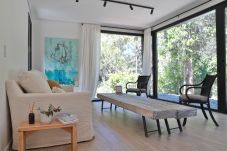 Casa a San Carlos de Bariloche - CAS04 Nueva y cómoda casa de diseño ubicada en tranquilo barrio privado a 6 km del centro