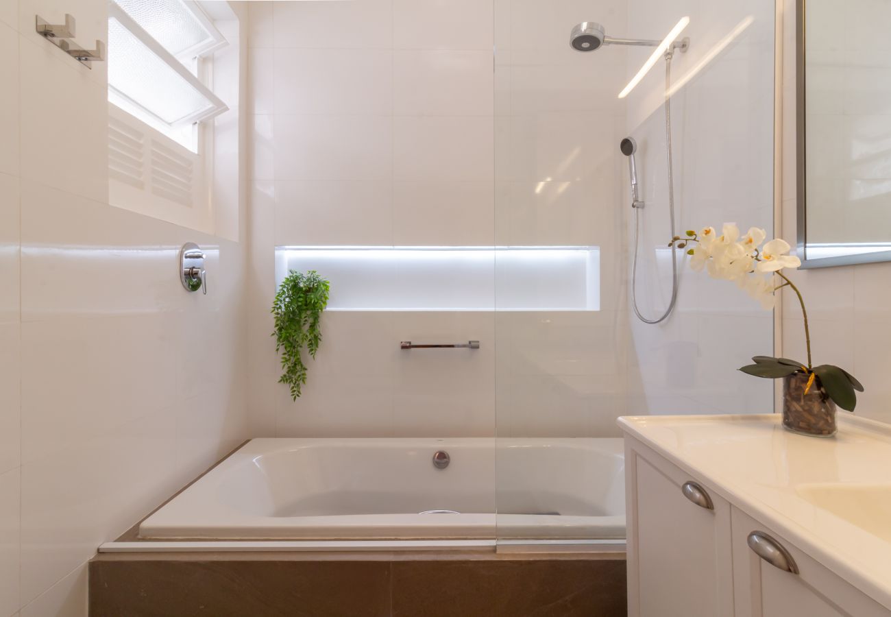 Appartamento a Rio de Janeiro - Sofisticado a Poucos Passos da Lagoa | SB301