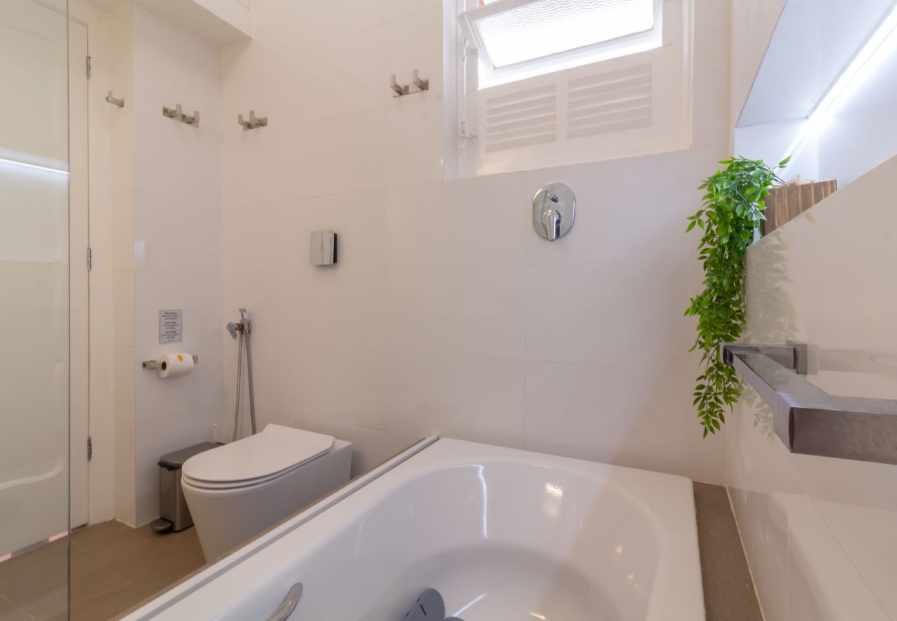 Appartamento a Rio de Janeiro - Sofisticado a Poucos Passos da Lagoa | SB301