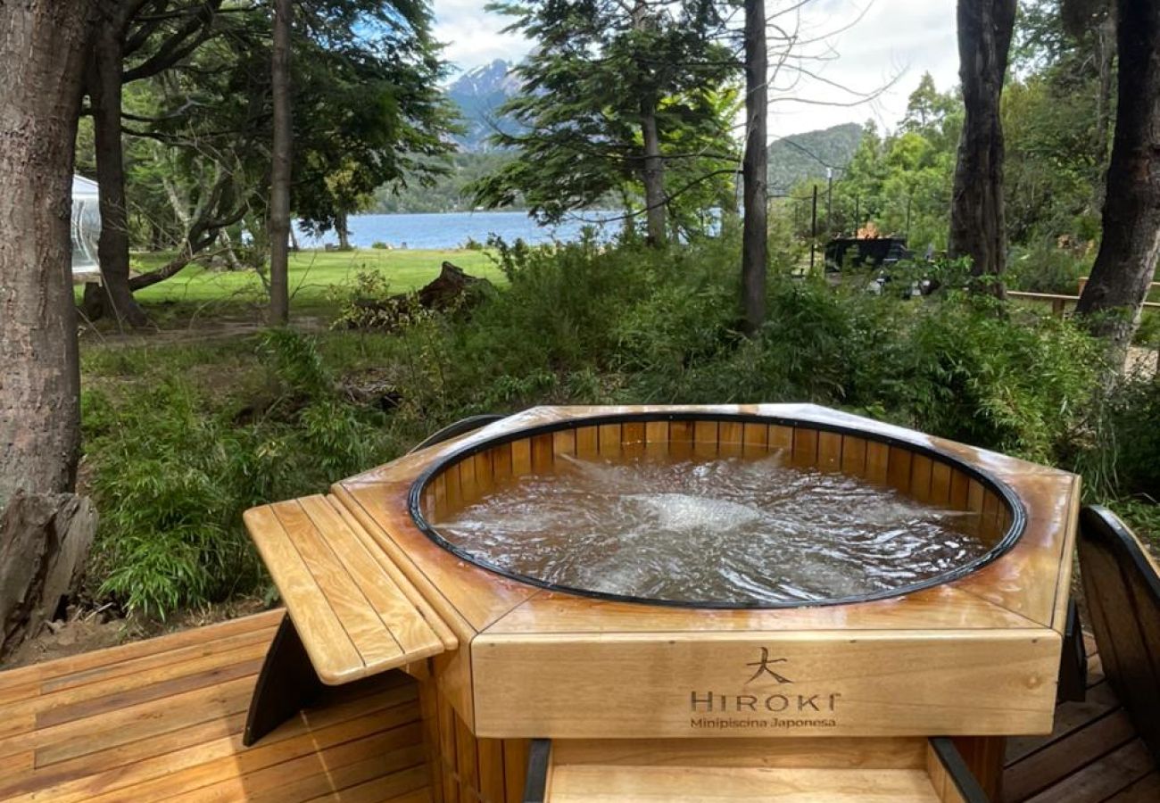 Baita a San Carlos de Bariloche - more31 cabaña de ensueño en una bahia divina con costa de lago