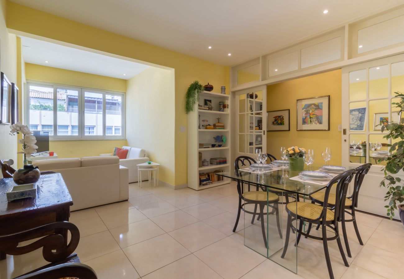 Appartamento a Rio de Janeiro - Conforto a 4 minutos da Praia do Leblon | AP801