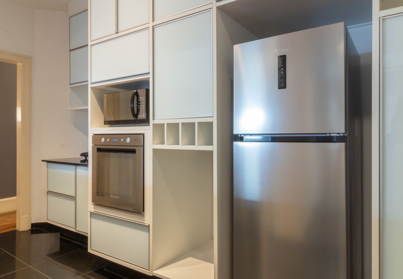 Appartamento a Rio de Janeiro - Espaço e Conforto em Copacabana | D405