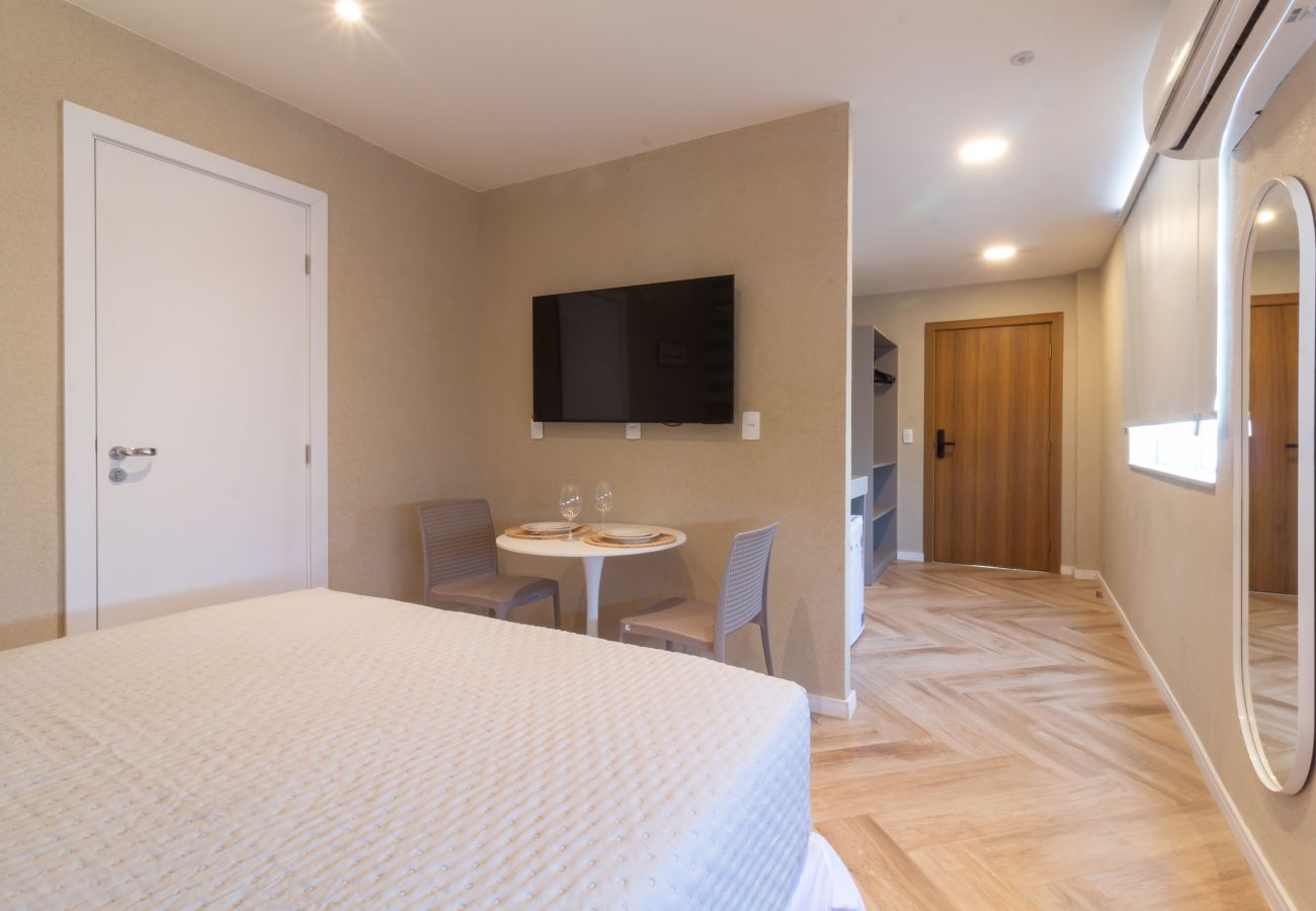 Appartamento a Rio de Janeiro - Acolhedor a Poucos Passos de Praia de Copacabana | Q13 e 16