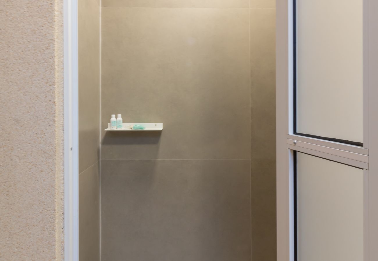 Appartamento a Rio de Janeiro - Acolhedor a Poucos Passos de Praia de Copacabana | Q13 e 16