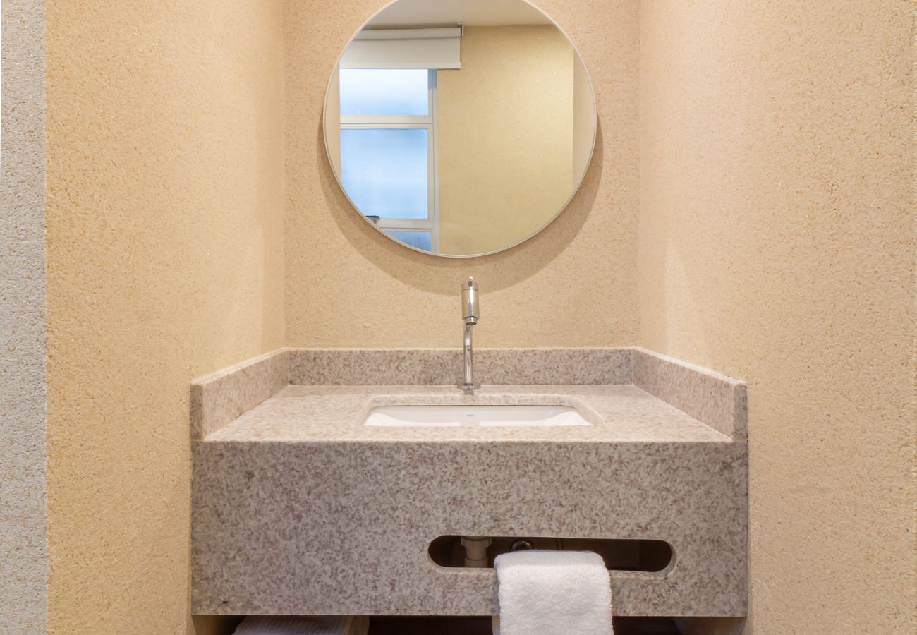 Appartamento a Rio de Janeiro - Acolhedor a Poucos Passos de Praia de Copacabana | Q13 e 16