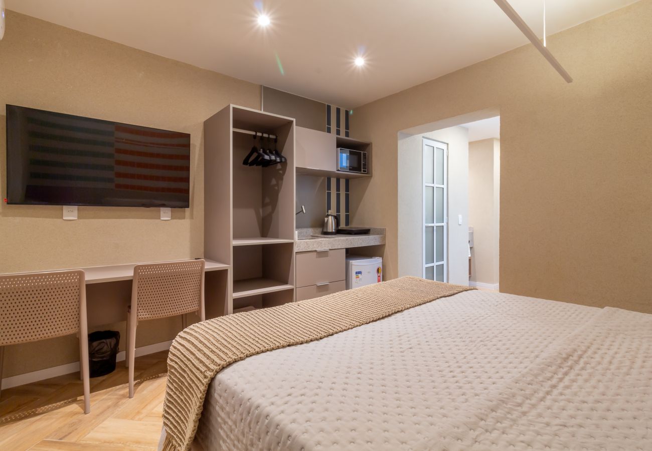 Appartamento a Rio de Janeiro - Acolhedor a Poucos Passos de Praia de Copacabana | Q13 e 16