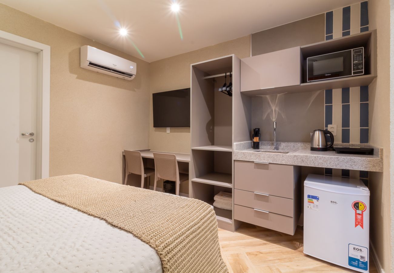 Appartamento a Rio de Janeiro - Acolhedor a Poucos Passos de Praia de Copacabana | Q13 e 16