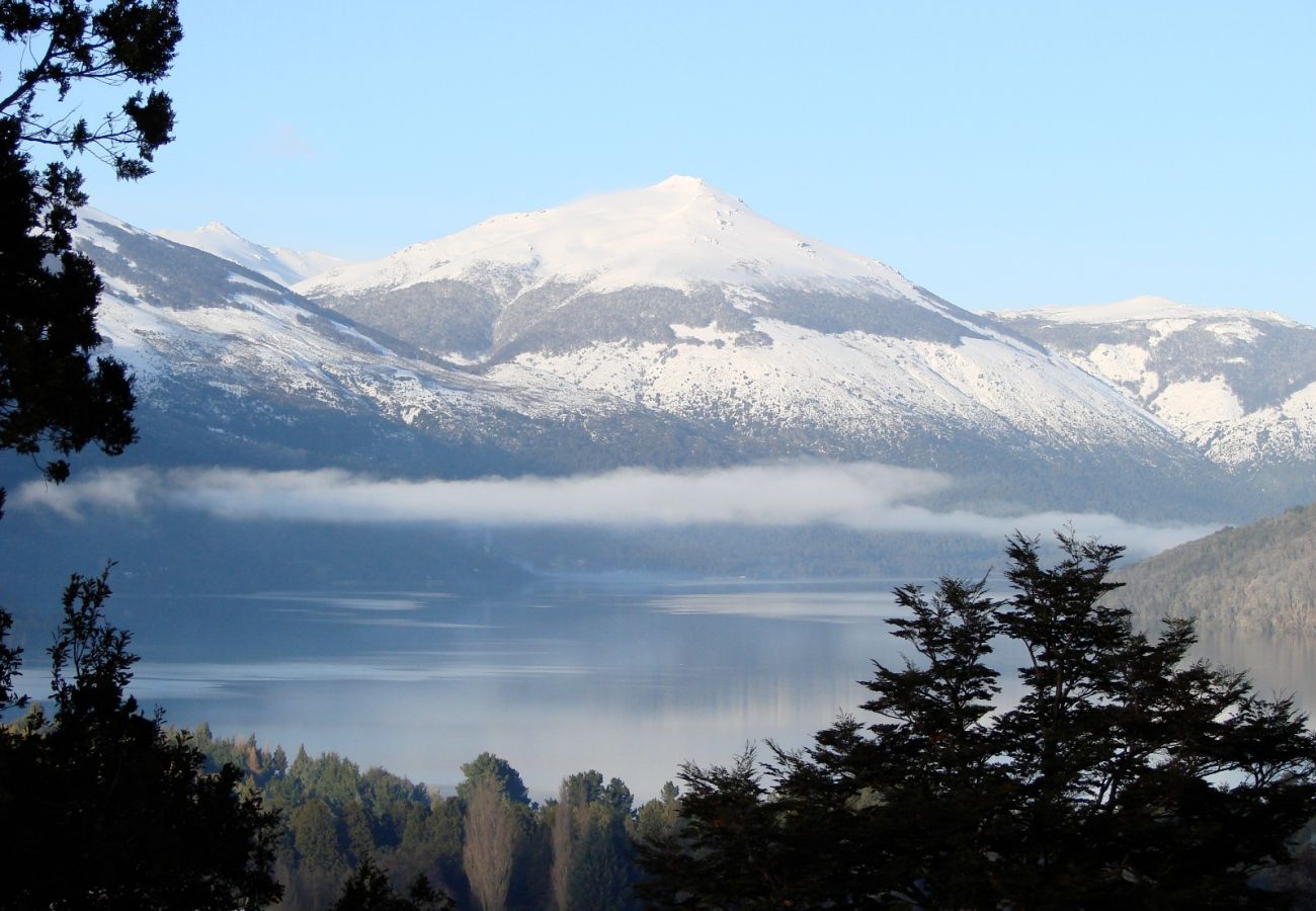 Casa a San Carlos de Bariloche - ARE63 ESPECTACULAR CASA CON VISTA AL LAGO EN ARELAUQUEN
