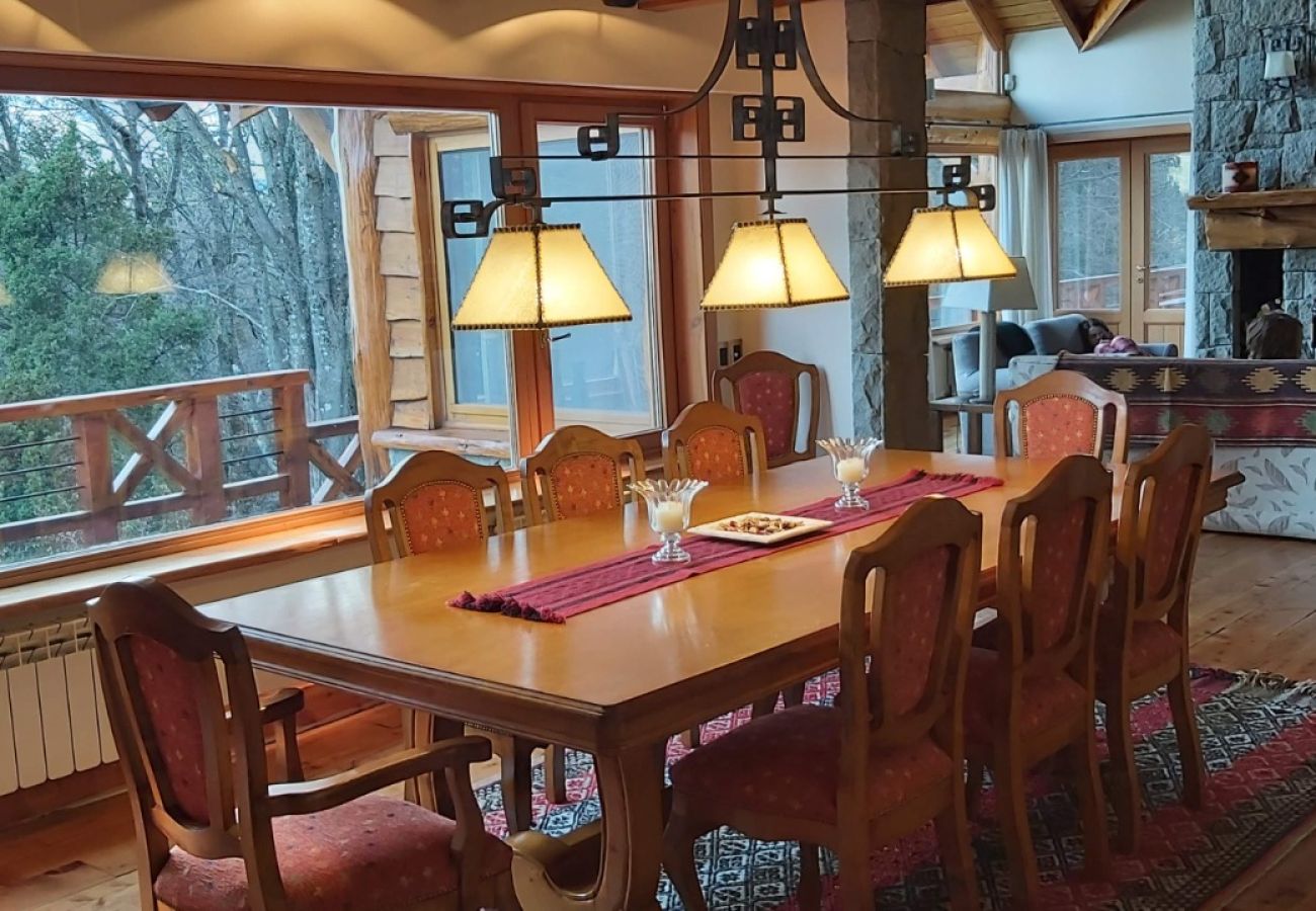 Casa a San Carlos de Bariloche - ARE63 ESPECTACULAR CASA CON VISTA AL LAGO EN ARELAUQUEN