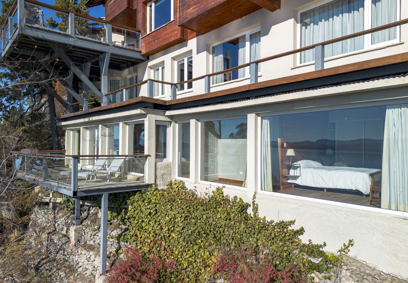 Baita a San Carlos de Bariloche - HUAPI23 - SOÑADA CASITA SOBRE EL LAGO.