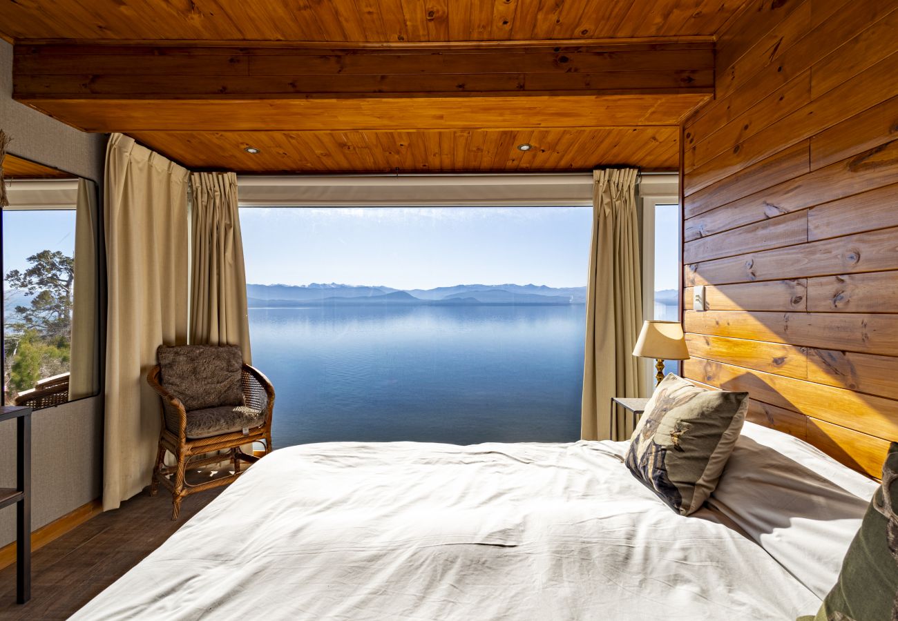 Baita a San Carlos de Bariloche - HUAPI23 - SOÑADA CASITA SOBRE EL LAGO.