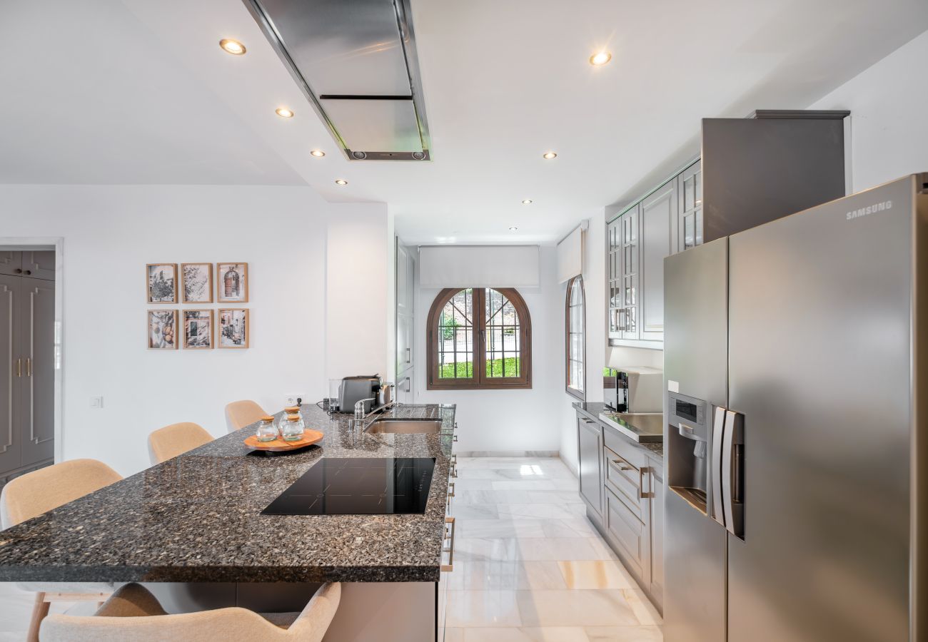 Appartamento a Marbella - Marina Blanca Retreat