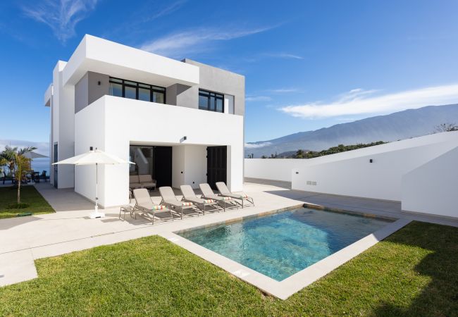  a Los Realejos - Lujoso Chalet en los Realejos