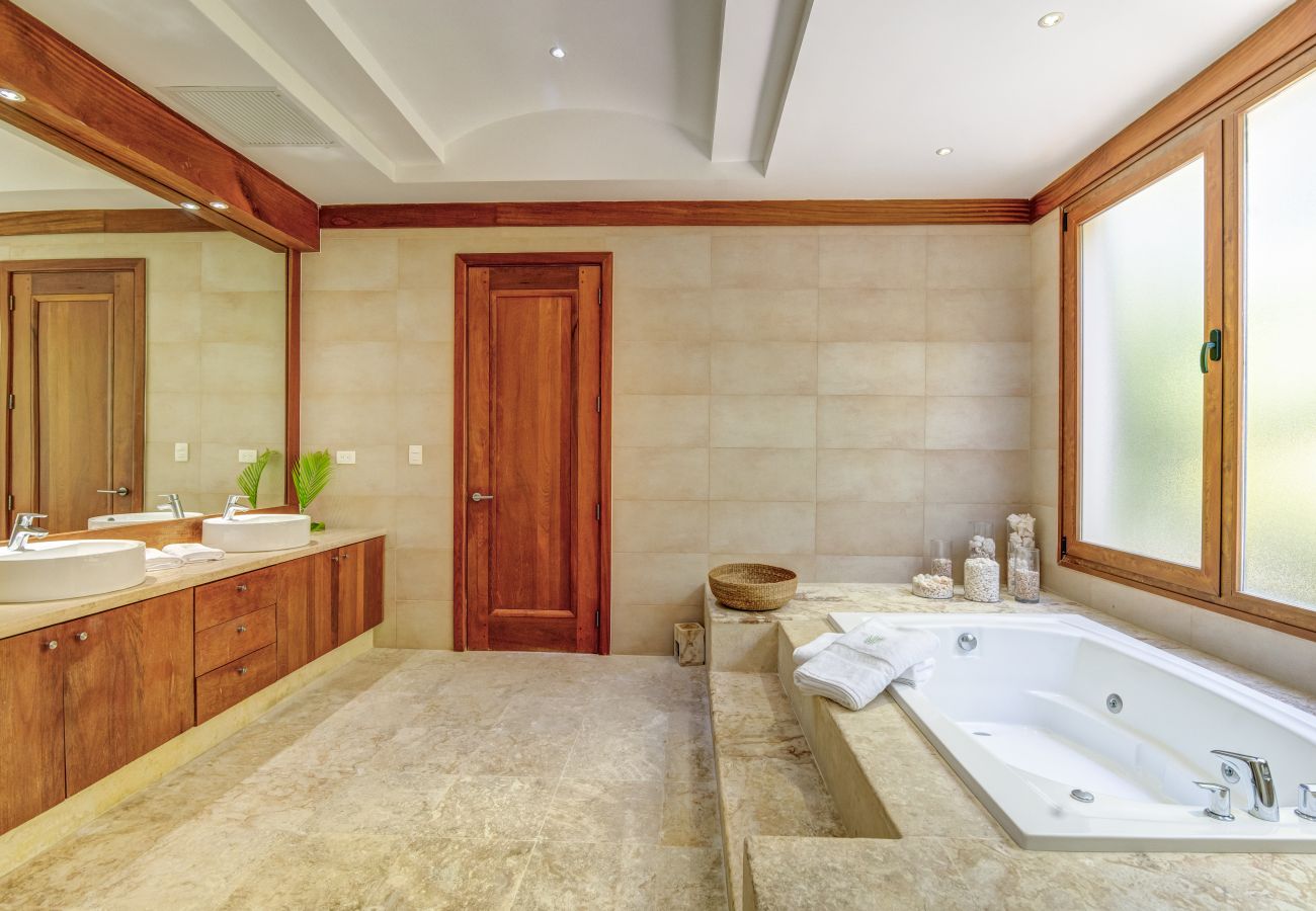 Villa a Punta Cana - Tortuga C41 - Colonial - Style Villa With Golf View