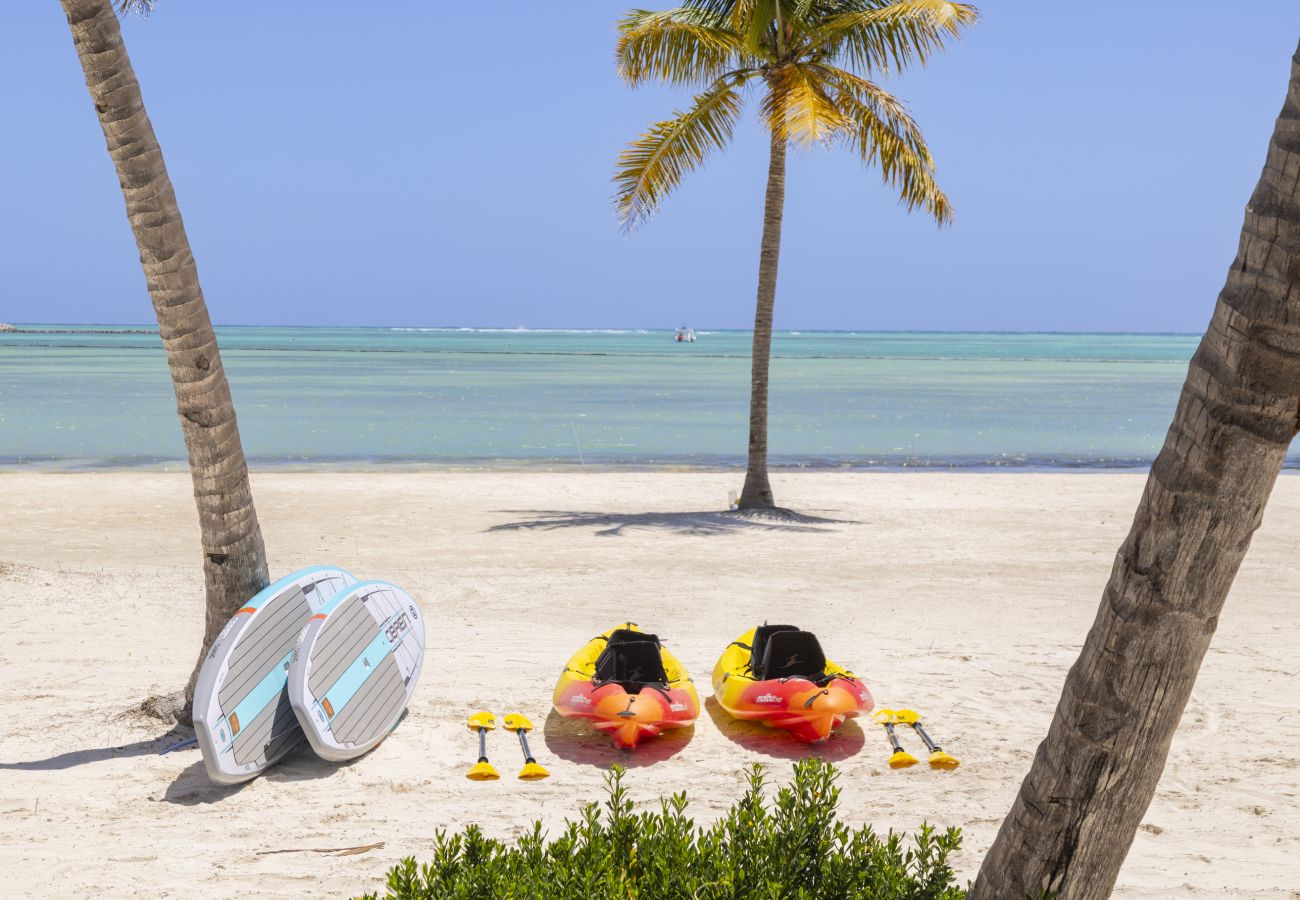 Villa a Punta Cana - Casa del Mar - Cap Cana Beachfront Masterpiece 